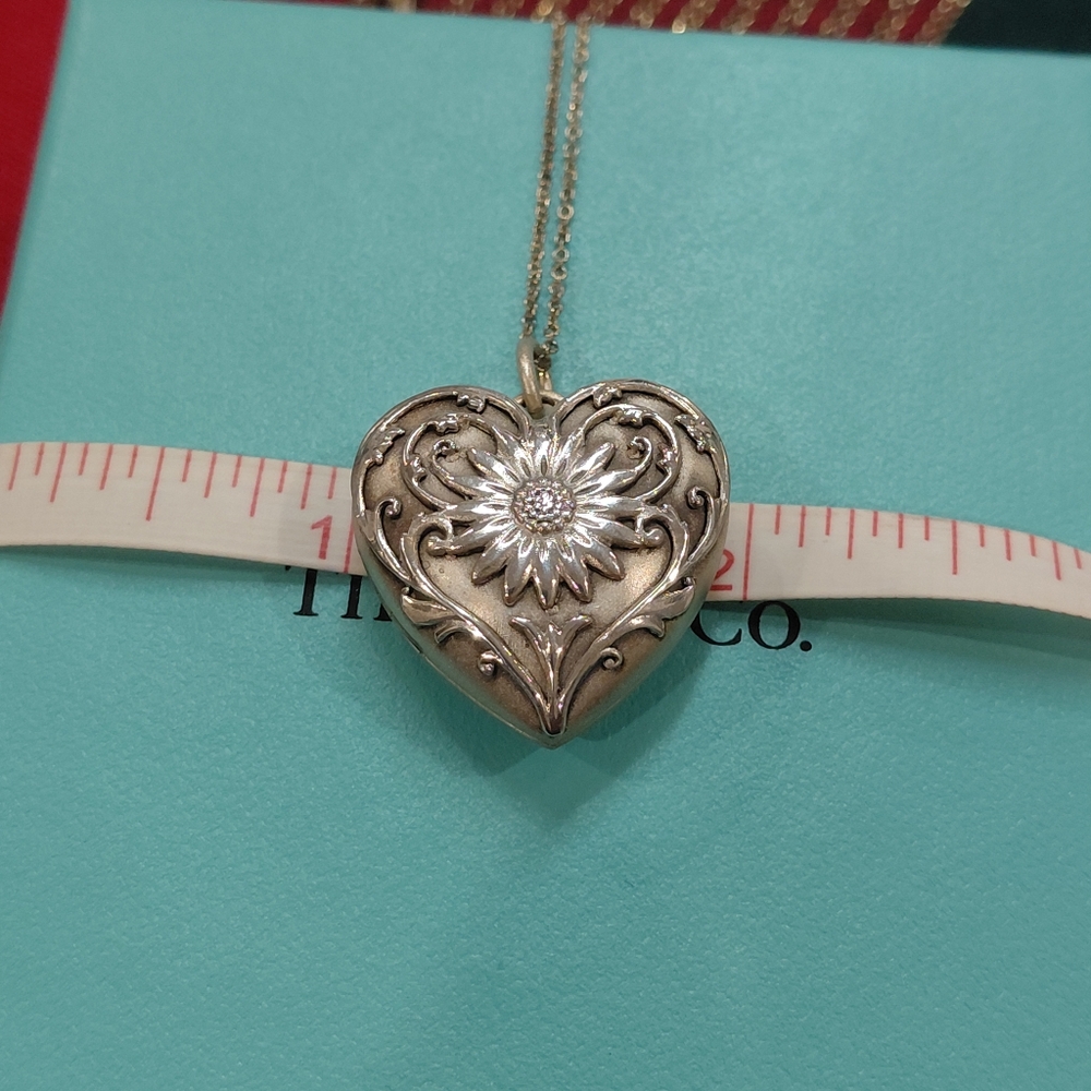 Tiffany Silver Ziegfeld Daisy Heart Locket Pendant Necklace - Picture 6 of 7